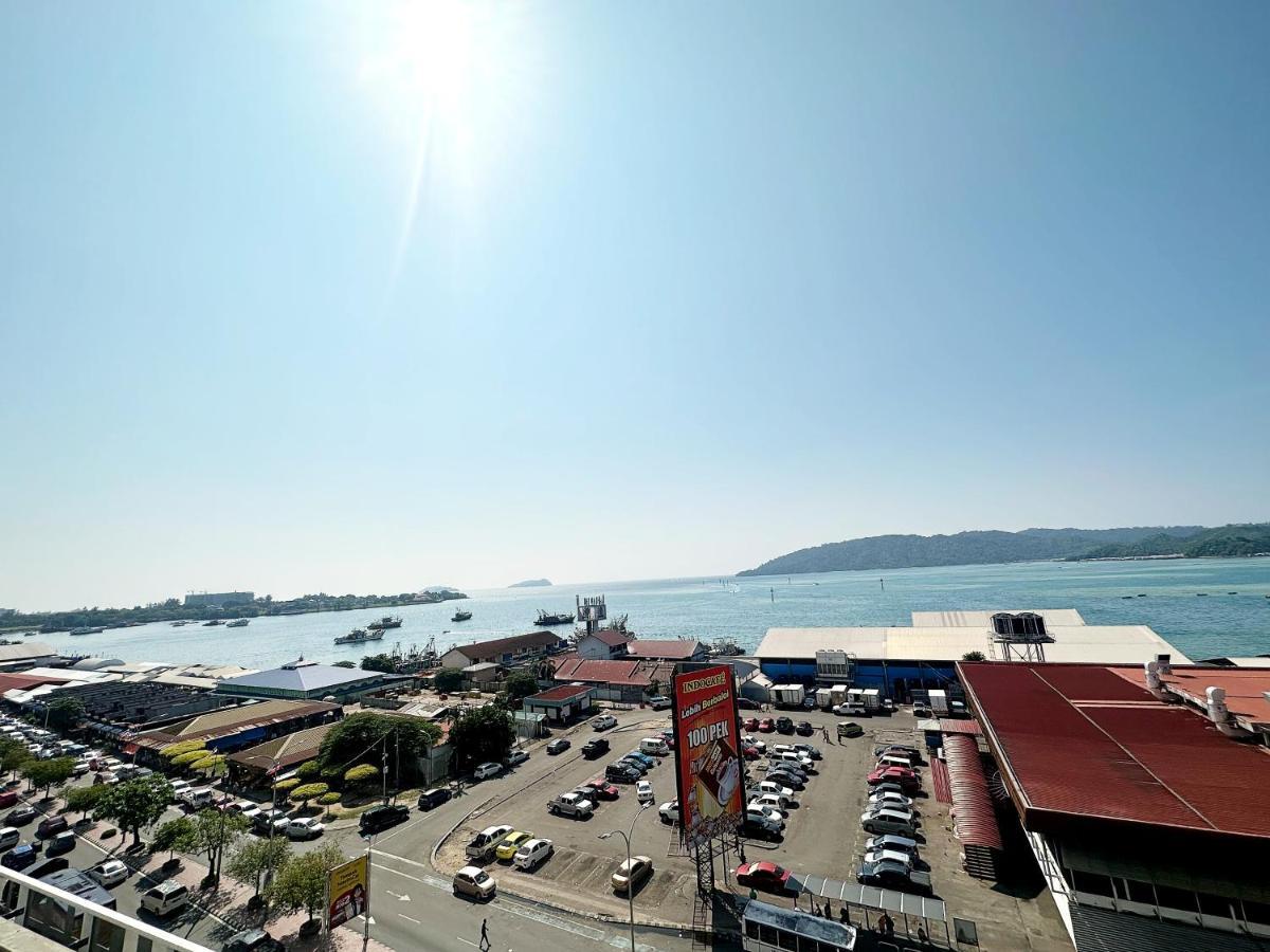 The Shore Kota Kinabalu City Centre By Lw Suites Exteriör bild