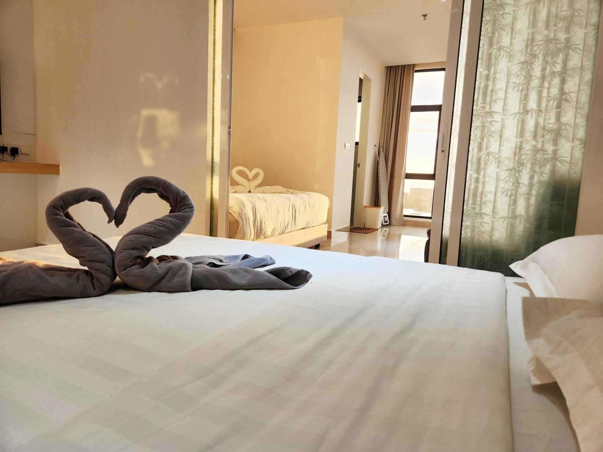 The Shore Kota Kinabalu City Centre By Lw Suites Exteriör bild