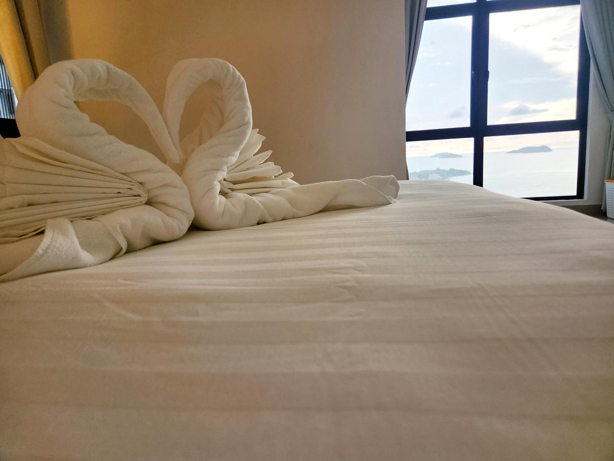 The Shore Kota Kinabalu City Centre By Lw Suites Exteriör bild