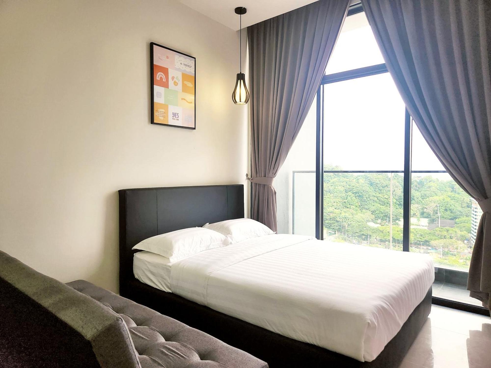 The Shore Kota Kinabalu City Centre By Lw Suites Exteriör bild